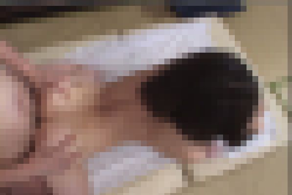 【中出し】貧乳人妻が騎乗位で激しく腰を打ち付けるセックス　無料画像4