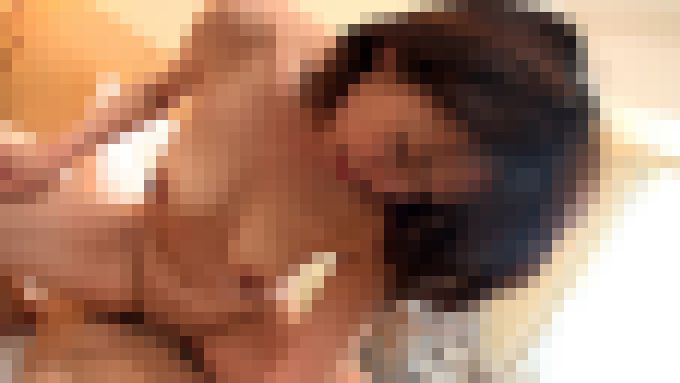 【個人】母の友人５３歳をホテルに連れ込み生ハメするD・K。熟した軟乳を野外で晒し羞恥の中、絶頂する人妻【初回特別価格】　サンプル画像8