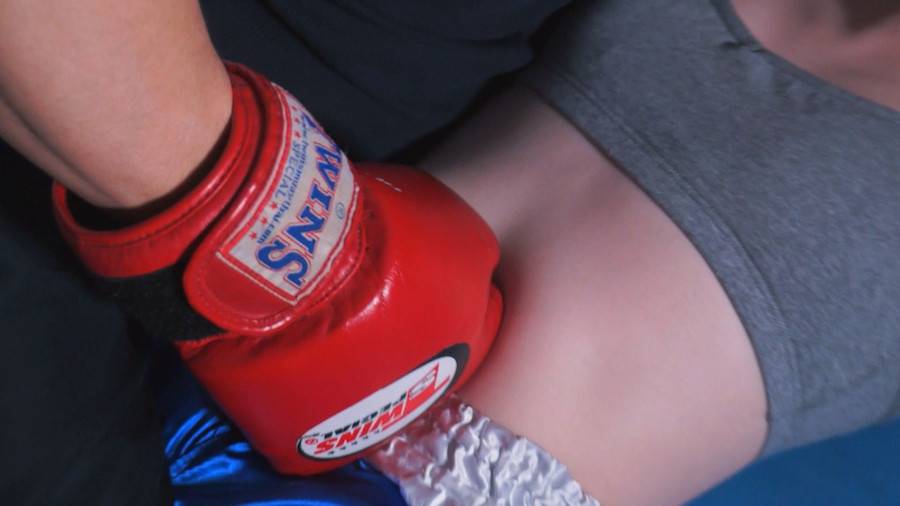 【HD】腹パンチ愛好家達の部屋 vol.04　サンプル画像09