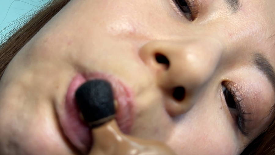 【HD】れなちゃんがM男人形を唾液たっぷり舐めまわす　サンプル画像10