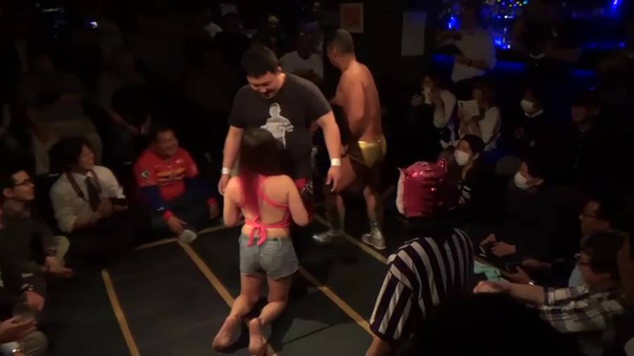 キャットファイト視姦距離マット祭り2019-最後のいたずら…ヤヴァイ!!ガチで電マでイっちゃった!　サンプル画像07