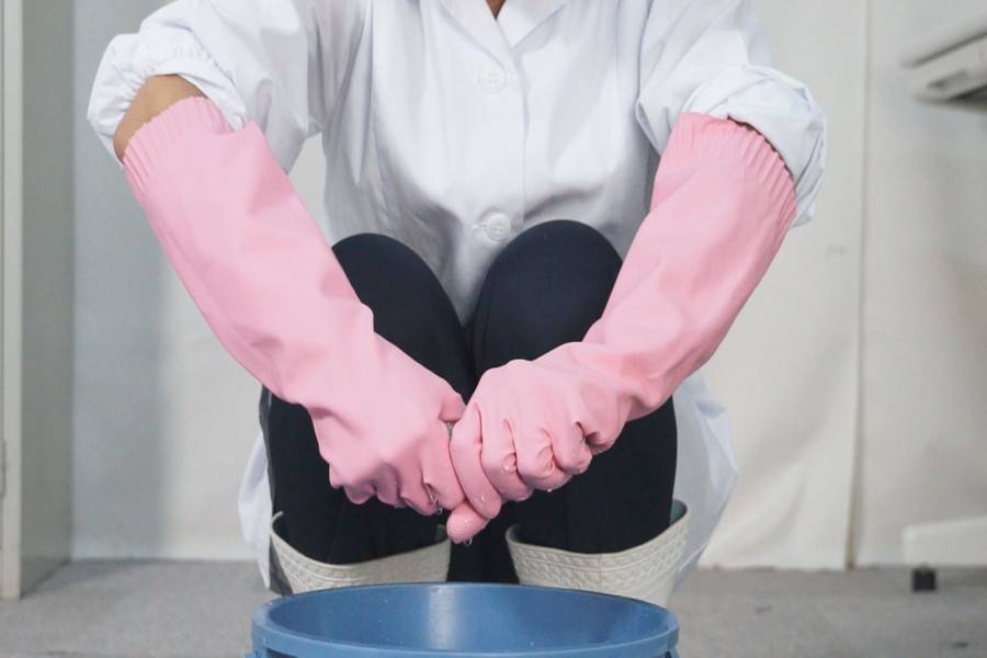 【1000pts】炊事用ゴム手袋のおばさん みなみ40歳　サンプル画像03