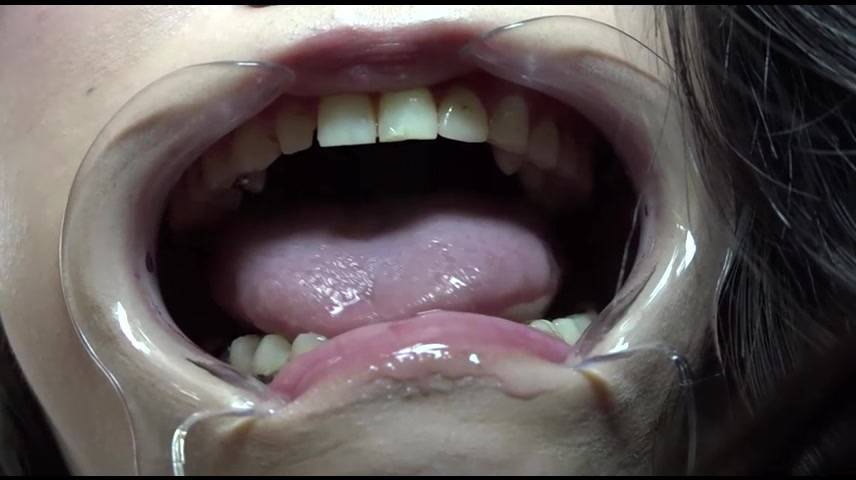 【絶景口内検診】お姉様に消化されることを夢見たＭ男の走馬灯はかくも唾液・粘膜まみれ　サンプル画像02