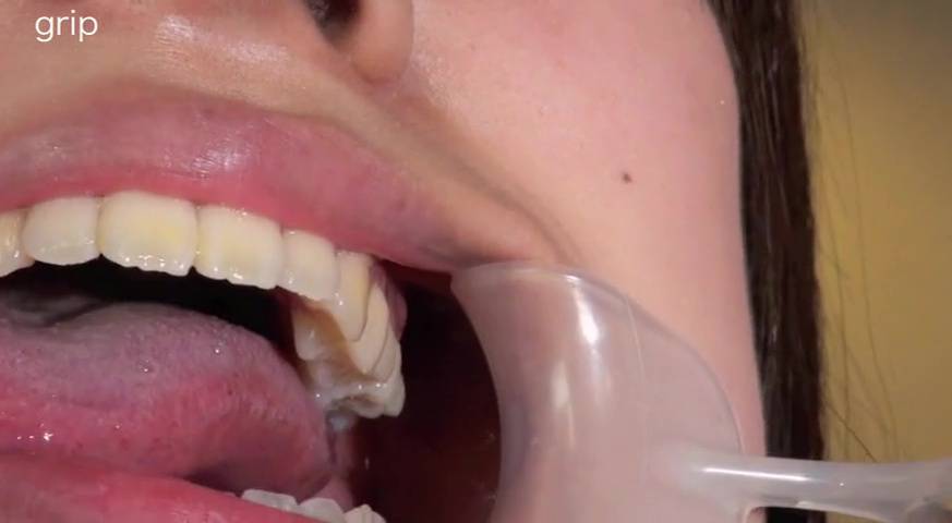 素人粘写01 溢れる唾液を男に吐きかけ、そして飲ませる 天然だけど痴女っぽい性癖の女子大生編　サンプル画像05