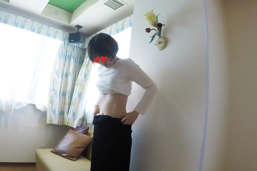 ボブカット美少女の最初で最後のAV出演は腹パンチ&イラマチオ【分割版1】　サンプル画像01