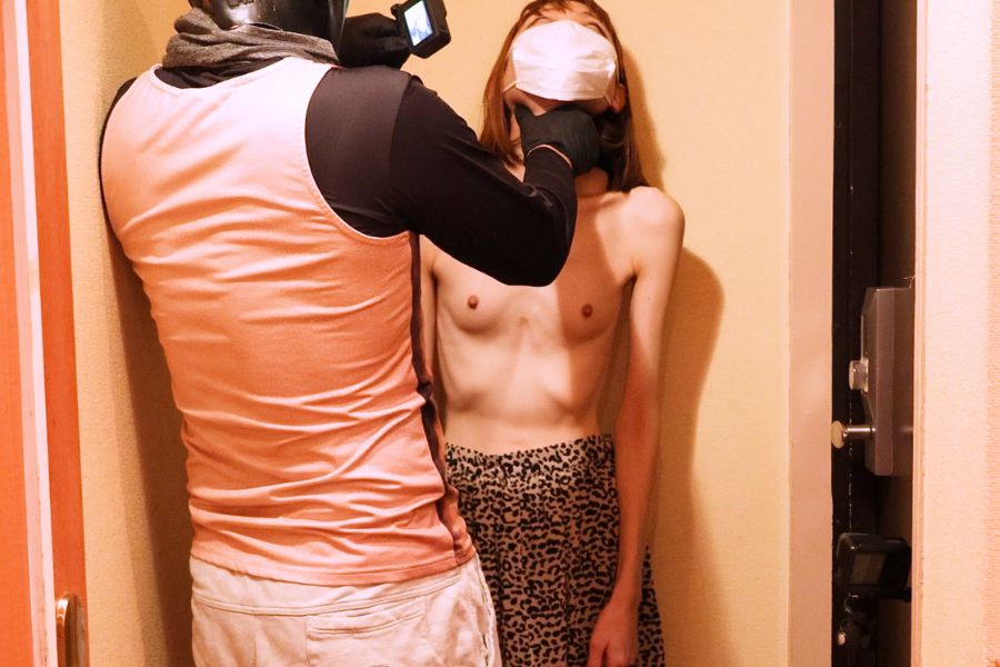 帰ってきた38kg美少女に腹パンチ女体耐久再テスト　サンプル画像10