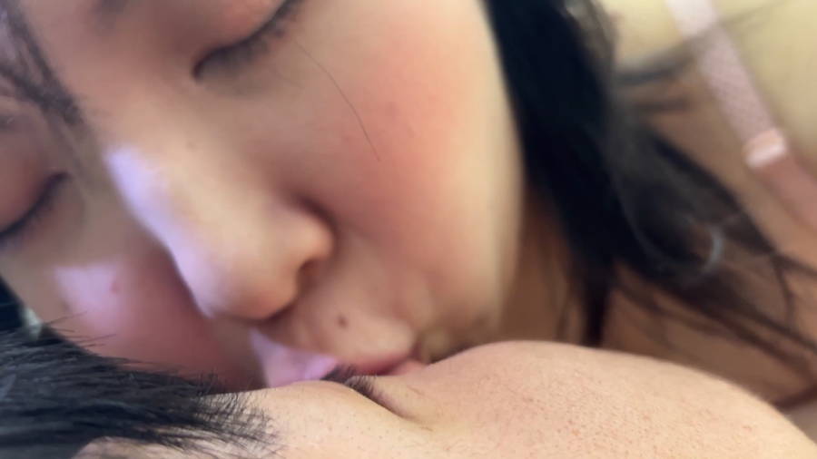 【HD】おっぱい大きめ童顔女子がM男に濃厚鼻フェラ　サンプル画像06