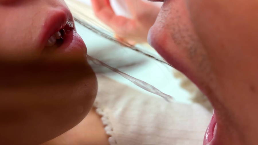 【HD】ももなちゃんがM男に濃厚キス　サンプル画像06