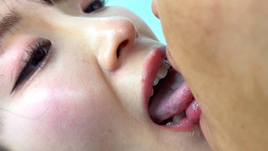 【HD】ももなちゃんがM男に濃厚キス　サンプル画像10