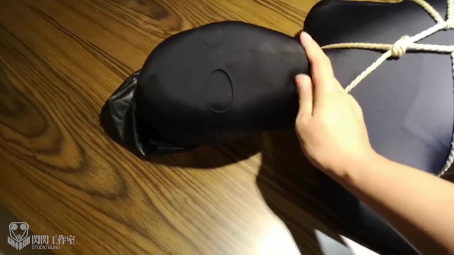 全身タイツに緊縛された姿で差し出された生贄 サンプル画像07