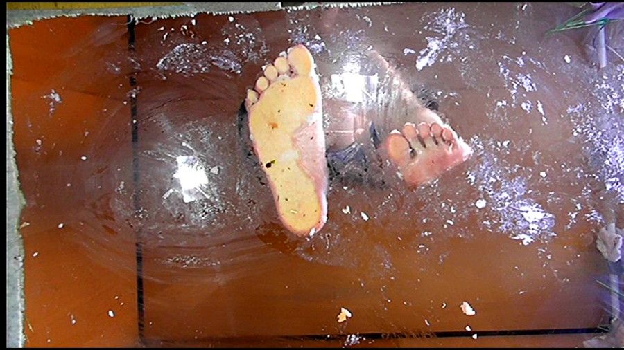 【前編】美希ハイヒールで踏んだ寿司を「完食ドレイ」に食べさせる!　サンプル画像08