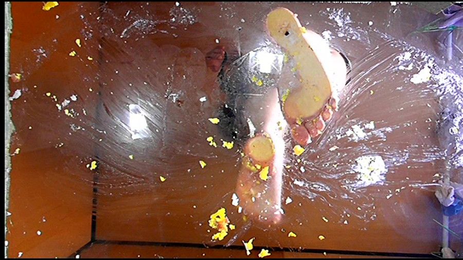 【前編】美希ハイヒールで踏んだ寿司を「完食ドレイ」に食べさせる!　サンプル画像09