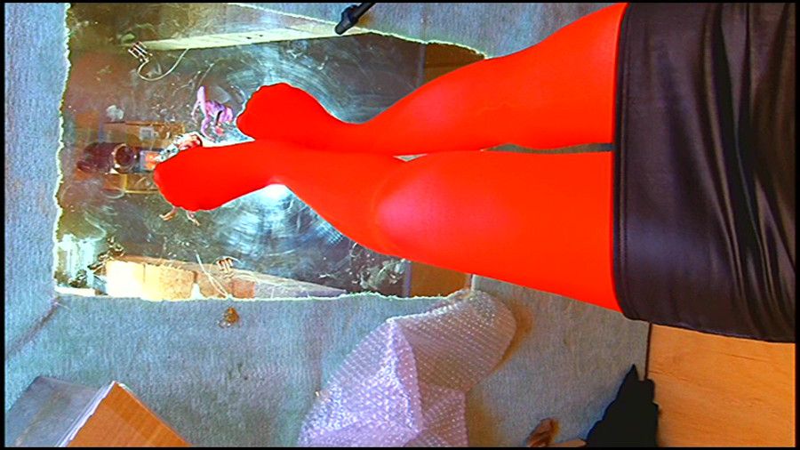 肌色・黒・赤・白の生ストッキングでカエルをグニャリと踏むツキメ様!　コオロギ踏みも!　サンプル画像01