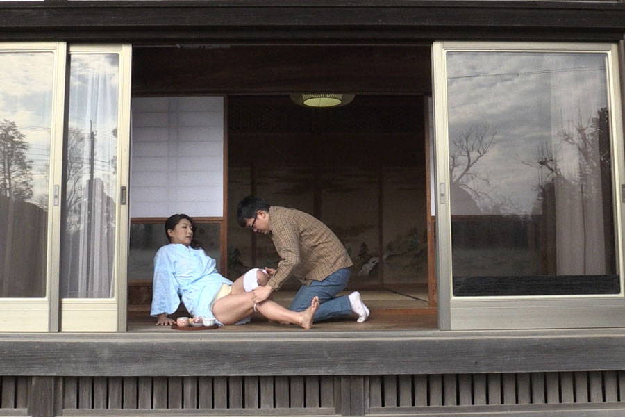 【HD】近親相姦小便ドラマ 飲尿家族 松沢ゆかり　サンプル画像01