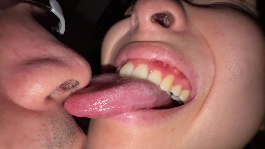 【HD】【個人撮影】湊波流のデカ舌ディープキス＆ツバ鼻吸い　サンプル画像11