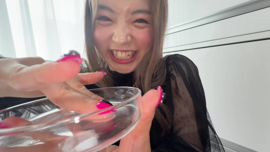【HD】【個人撮影】菊池はるの舌ブラシで「汚舌苔」採取 サンプル画像07