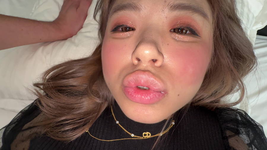 【HD】【個人撮影】菊池はるを押し倒して口臭嗅ぎしてみた　サンプル画像03