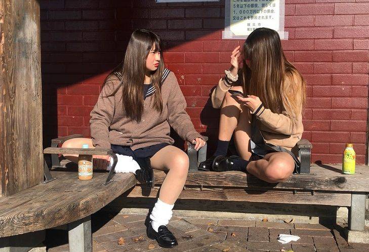 【動画】めちゃ見え☆制服たむろ サンプル画像