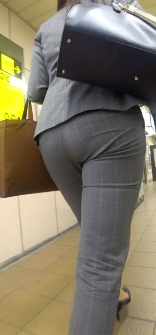 新極上のおかず497（むちむちパンツスーツOL）　サンプル画像2