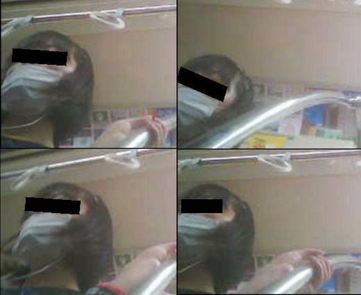 #061 ショートパンツの隙間から～駅エスカ・乗車時・降車時・乗換え時…僅か15分間で４回もパンツ盗撮された女の子　サンプル画像1