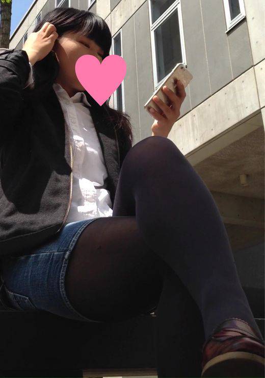 可愛い顔とむっちり黒タイツJD　サンプル画像3