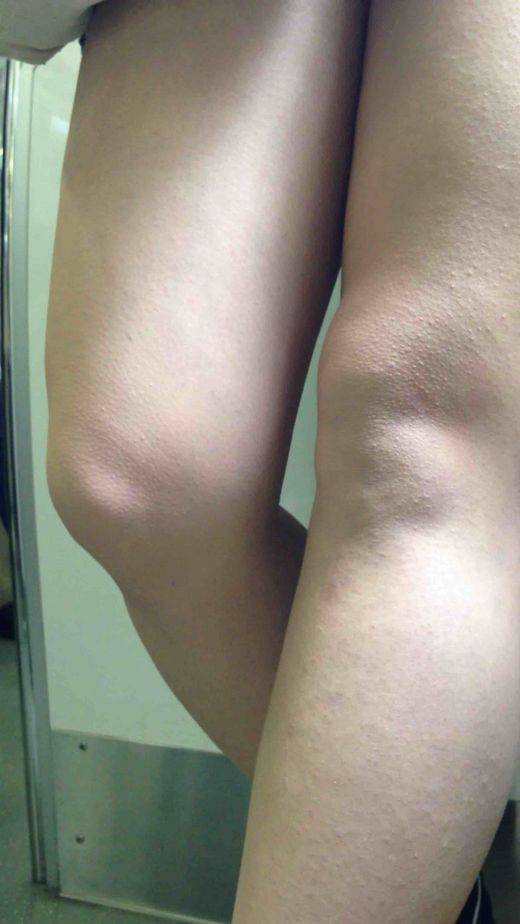 質感がエグいJD生脚をじっくりたっぷり接写撮影♡　サンプル画像3