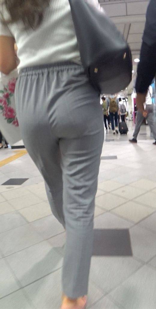 新～極上のおかず518（肉尻メス尻パンツスーツOL様）　サンプル画像2