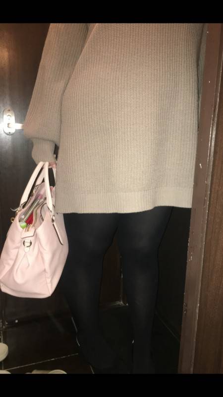 25ｃｍデカ足20歳のかんなちゃん、黒タイツくすぐり！４２秒 サンプル画像