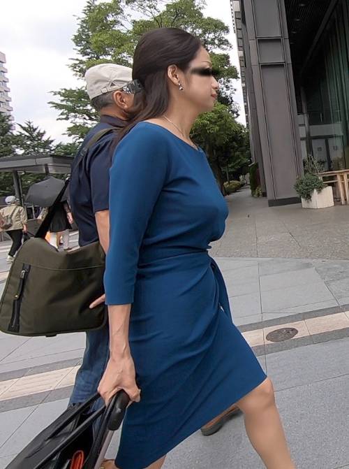 ハイソなエロボディ美魔女　サンプル画像2