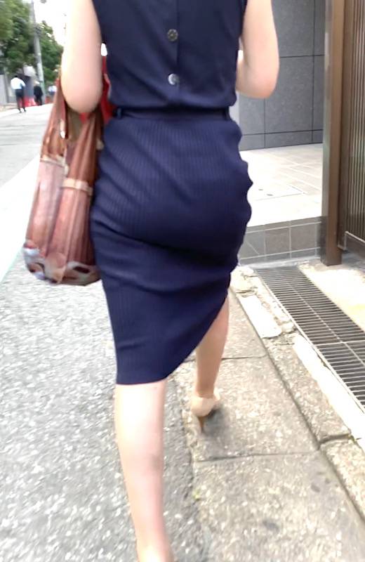 【続・刺激尻!同一人物シリーズ】セレブ淫乱エロマダムの変態的な肉尻!エロ過ぎる脅威のデカ尻!VOL.2【359】 サンプル画像2