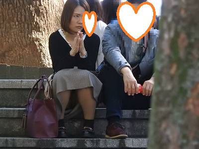 ＮＯ６５お姉さんの見えてるパンティー売ってください！！　サンプル画像1