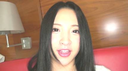 色白美形の20歳OLが会社を休んで初ハメ撮りに挑む サンプル画像