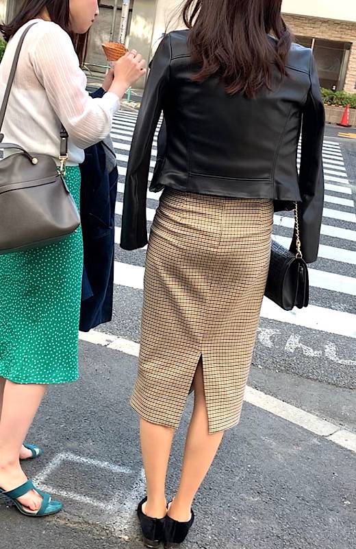 【芸能人シリーズ！】天海裕希　似の長身スレンダー美女！淫乱すぎるエロボディの歩行と肉尻を振る！【377】　サンプル画像2