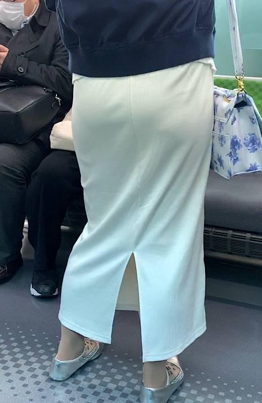 【デカムッチリ尻！】最高級のデカ尻パンティーライン！ボテ尻が最高のおかず！②【386】　サンプル画像1