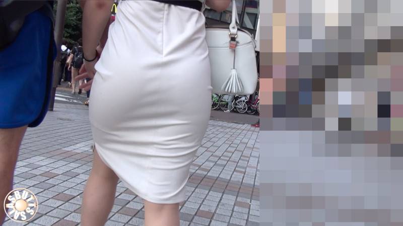 【FHD高画質】ムッチリ白ワンピ ホテルに行く前の腹ごしらえ サンプル画像