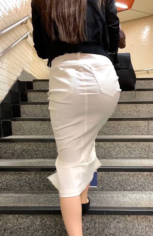 【高画質エロ尻】某出版企業のエロ尻変態OLの張りのあるお尻を公開！ボテ、くねっとザーメンも欲しがる【437】　サンプル画像3