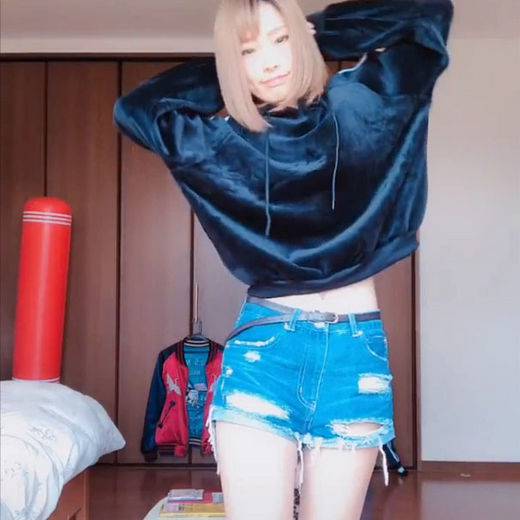 【完全素人】夏服ではしゃいで踊りまくる女子（セーラー服あり）　サンプル画像2