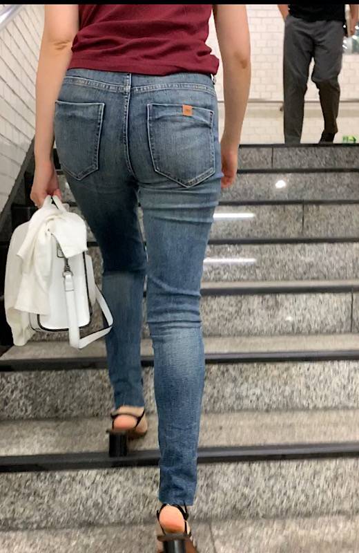 【スキニーエロデニム尻】スレンダースキニーエロデニムが男の肉棒を興奮させる！クネクネ肉尻に精子をぶっかけたい！【439】　サンプル画像3