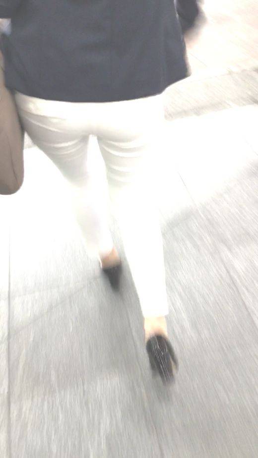 デカ尻OLさんのむっちりタイトスカート&パンツ サンプル画像3