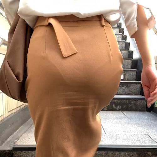 【完璧パンティライン!】デカケツ尻で隠せない!?V字エロ尻パンティーライン!美尻でエロい淫乱変態OL!【451】 サンプル画像