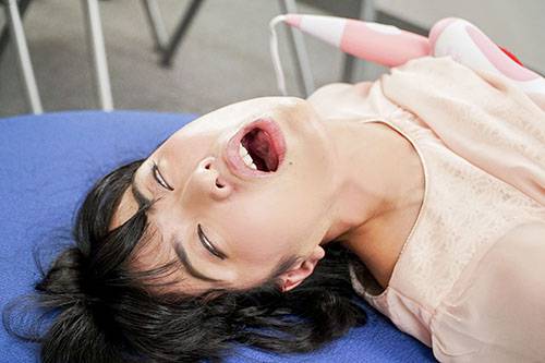 清楚美人の電マイキ我慢③ サンプル画像2