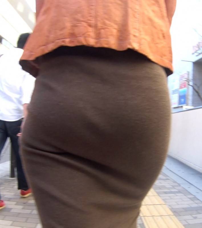 尻肉バズーカなお姉さんのデカ尻84 サンプル画像