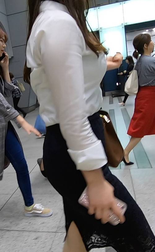 透けたブラウスの巨乳色気OL&nbsp;　サンプル画像3