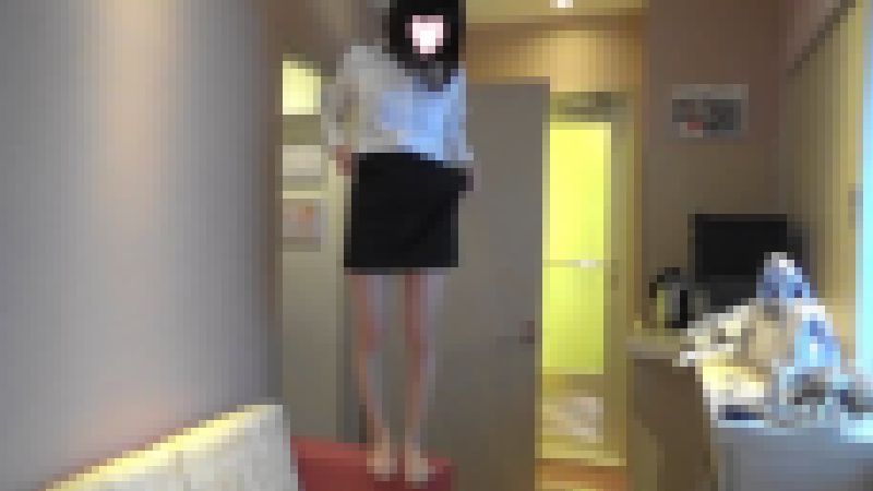 （動画）仕事帰りのスーパー美人OL前編（リクスー+肌色ストッキング） サンプル画像