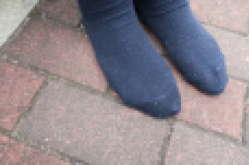 スニーカーハイソ女子　生足　足指　足裏　【動画】 サンプル画像