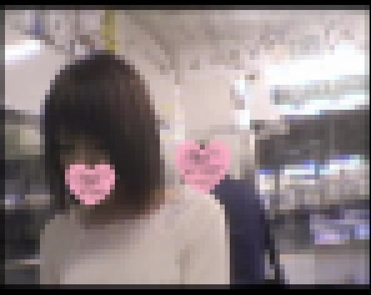 【画質向上版】電車でマジ痴漢12 めちゃくちゃかわいいお姉さんの紐パンを外して生マン サンプル画像