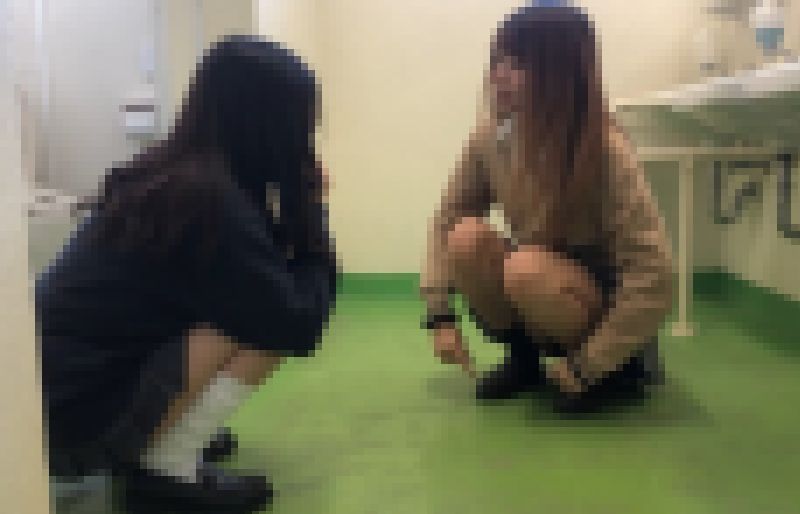 【動画】校内制服しゃがみシーン サンプル画像