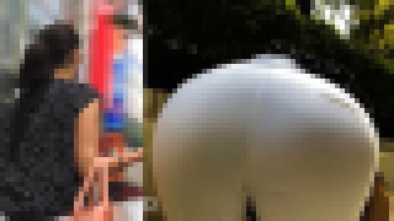 【FHD 60fps】お姉さんのお尻:水色パンツが透け透け② サンプル画像