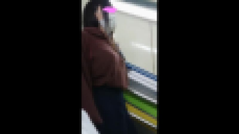 爆乳を隠すパーカーちゃん サンプル画像