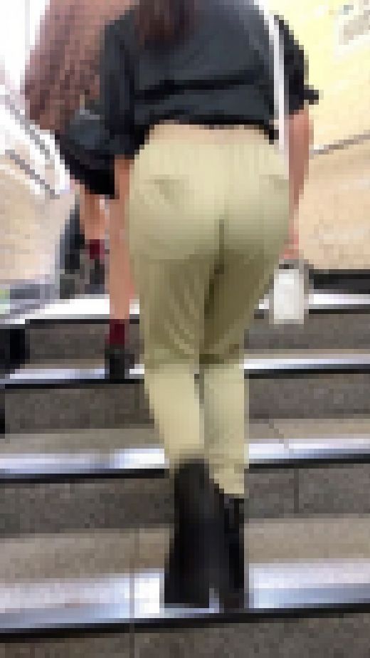 《アイドル系GALの豊満ヒップ》 No.1253【パンティーライン全開んで初っ端から飛ばすミリタリーパンツ着衣尻】　サンプル画像2